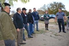 Глава Ванновского поселения А.Н.Трубицын встретился с жителями улицы Якубина. Собрание граждан организовала председатель комитета ТОС МКР № 1 х.Северокубанского А.Н.Шестакова.